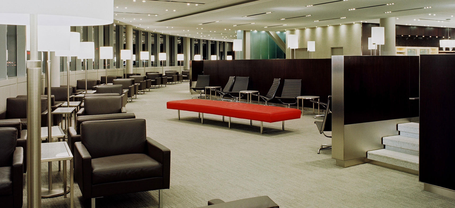 Air Canada – Domestic Maple Leaf Lounge